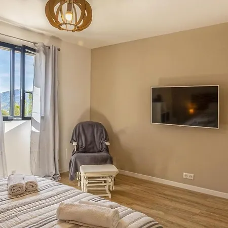 2f Avec Piscine Privee, Vue Et Montagne * Belgodère